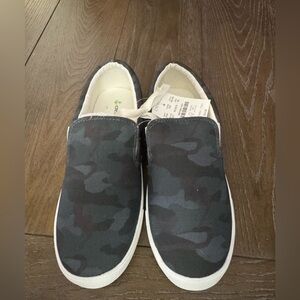 NWT Kids' camo slip-on sneakers